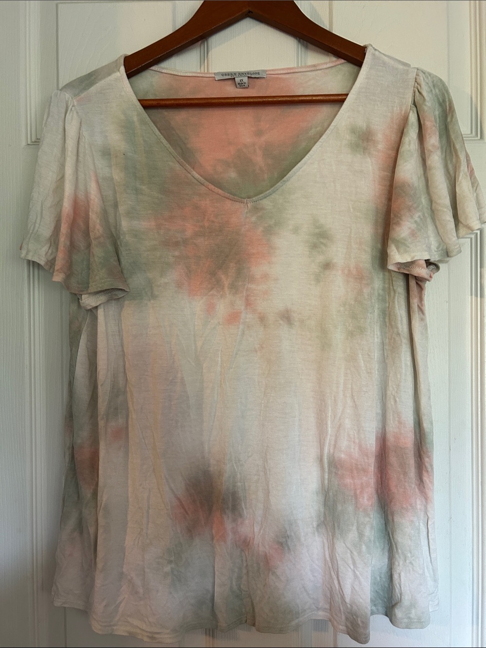 Green Envelope Pastel Pink and Sage Tie-Dye V-Neck Flutter Sleeve Tunic